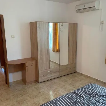 Apartment 1 Bed Apt, Close To *