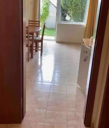 1 Bed Apt, Close To Apartment Ravda