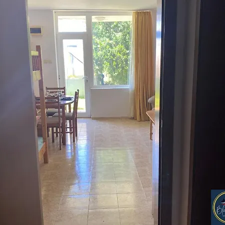 Apartment 1 Bed Apt, Close To *