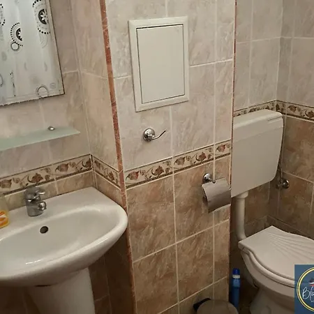 1 Bed Apt, Close To Apartament *