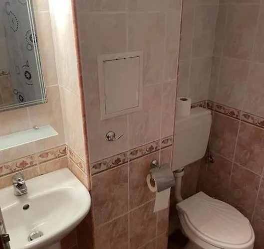 アパート 1 Bed Apt, Close To ラヴダ